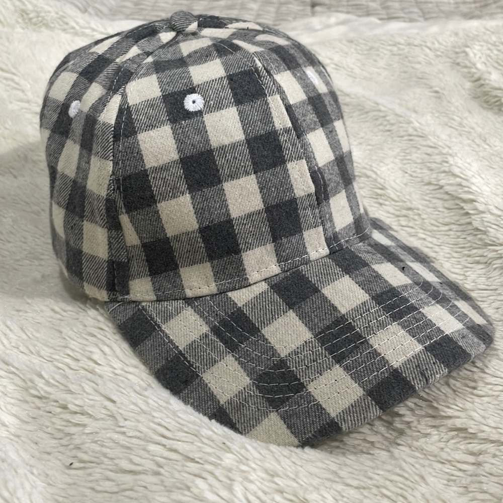 Checkered gray and white ball cap